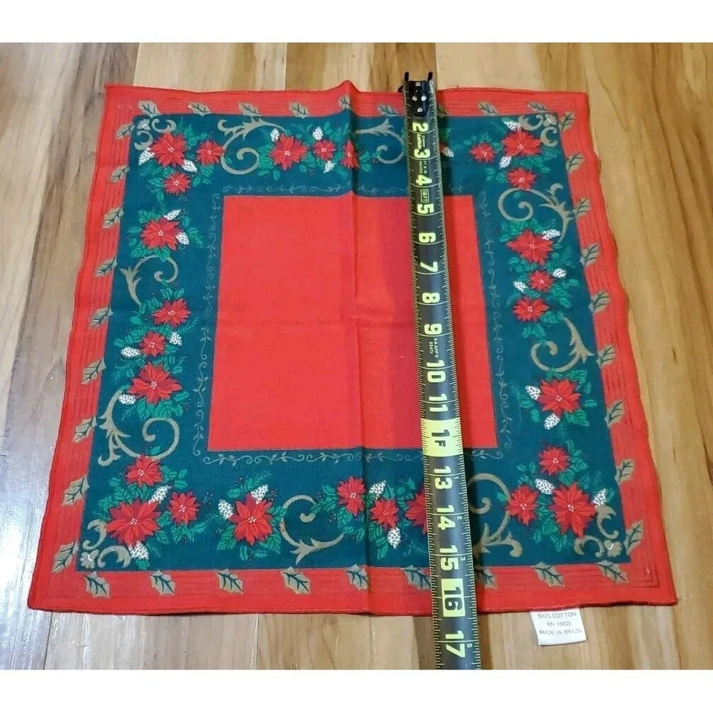 Poinsettia Christmas Tablecloth Oval 58x80 with Napkins 16x16‎ Red and Green